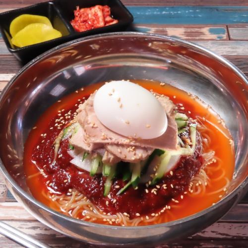 Suyuk 拌冷麵配自製醬汁