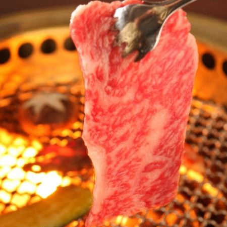 <派对推荐♪> 日本黑毛牛肉 ◆ 110道菜，120分钟无限量畅吃 4,600日元 ⇒ 4,000日元（含税） ※无限畅饮 + 1,300日元