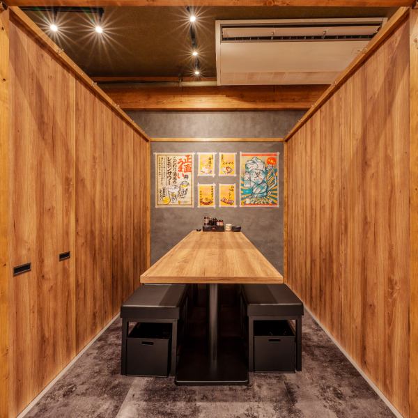 ◆◆名古屋の中心地に遂にOPEN◆◆「肉」と「魚」を贅沢にいただけるコスパ最強居酒屋【ひとめぼれ】！全コース120分飲み放題付で2499円～ご提供しております！飲み放題付きでこのラインナップをご堪能できるのはエリアでも当店のみ！！各種宴会・飲み会・女子会・お仕事終わりにも◎最大100名様の貸切宴会にも対応可◎