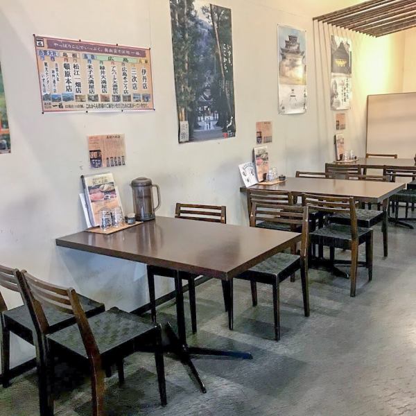 Table seats that are easy to use for small group meals ☆ As it is possible to connect and use a table, it is perfect for use with a large number of people ☆ Please use the banquet course with excellent side by all means ♪
