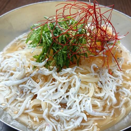 Cold noodles with grated sardines