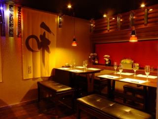 通常時は間仕切りがあり半個室で独立した空間に。