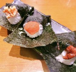 おにぎり (銀鮭/明太子/梅)　各種