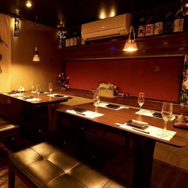 Cozy semi-private table seats.Also recommended for dates and when you want to drink softly.