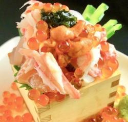 こぼれいくら海鮮枡盛り