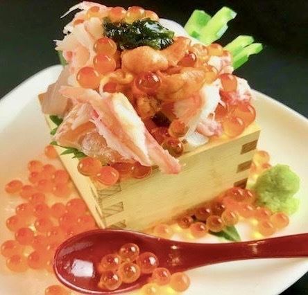 こぼれいくら海鮮枡盛り