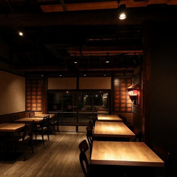 町家ならではの雰囲気をお楽しみください。懐かしくもシャレた空間は友人、知人はもちろんデートにもおすすめ。楽しい時間を美味しい料理、心地よいサービス、そしてこの空間で提供させていただきます。