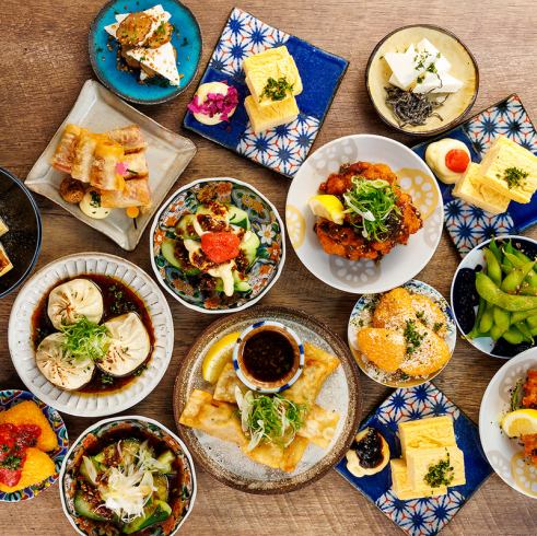 選ぶ楽しさ！彩り豊かな100種の小皿料理
