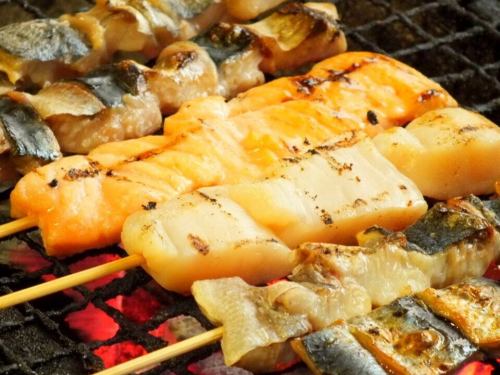 ☆人気NO.１☆お客様の98％がご注文！【たまりば名物！】魚の串焼き盛り合わせ　〈６本〉