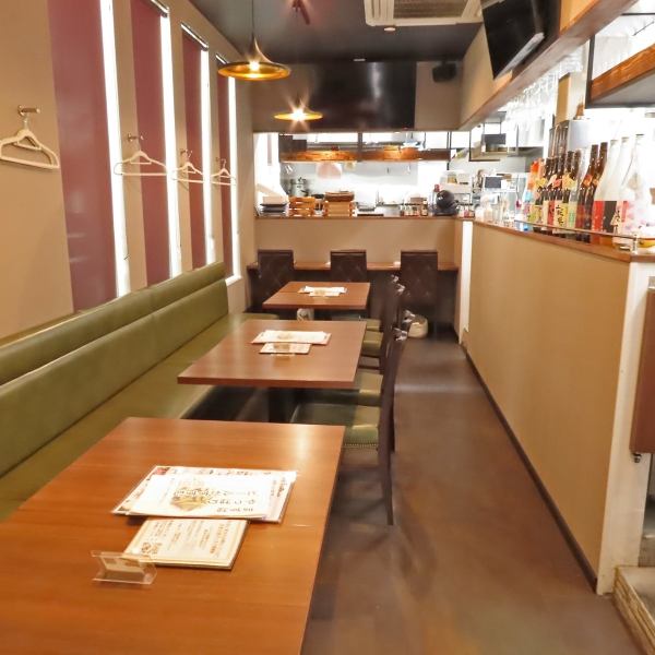 【貸切は最大24名様まで対応可能◎】当店では、最大24名様までの貸切に対応可能です。プライベート感溢れる空間で、会社やご友人など大人数でのお集まりに最適です。人数に応じたお料理やドリンクをご用意し、皆様にご満足いただける時間を提供いたします。お気軽にお問い合わせください。