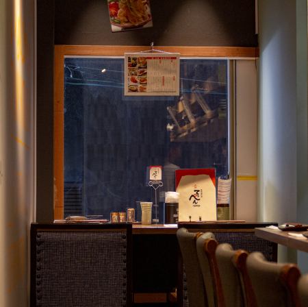 We have window seats where you can enjoy a relaxing meal.You can enjoy the proud gem in a stylish space.