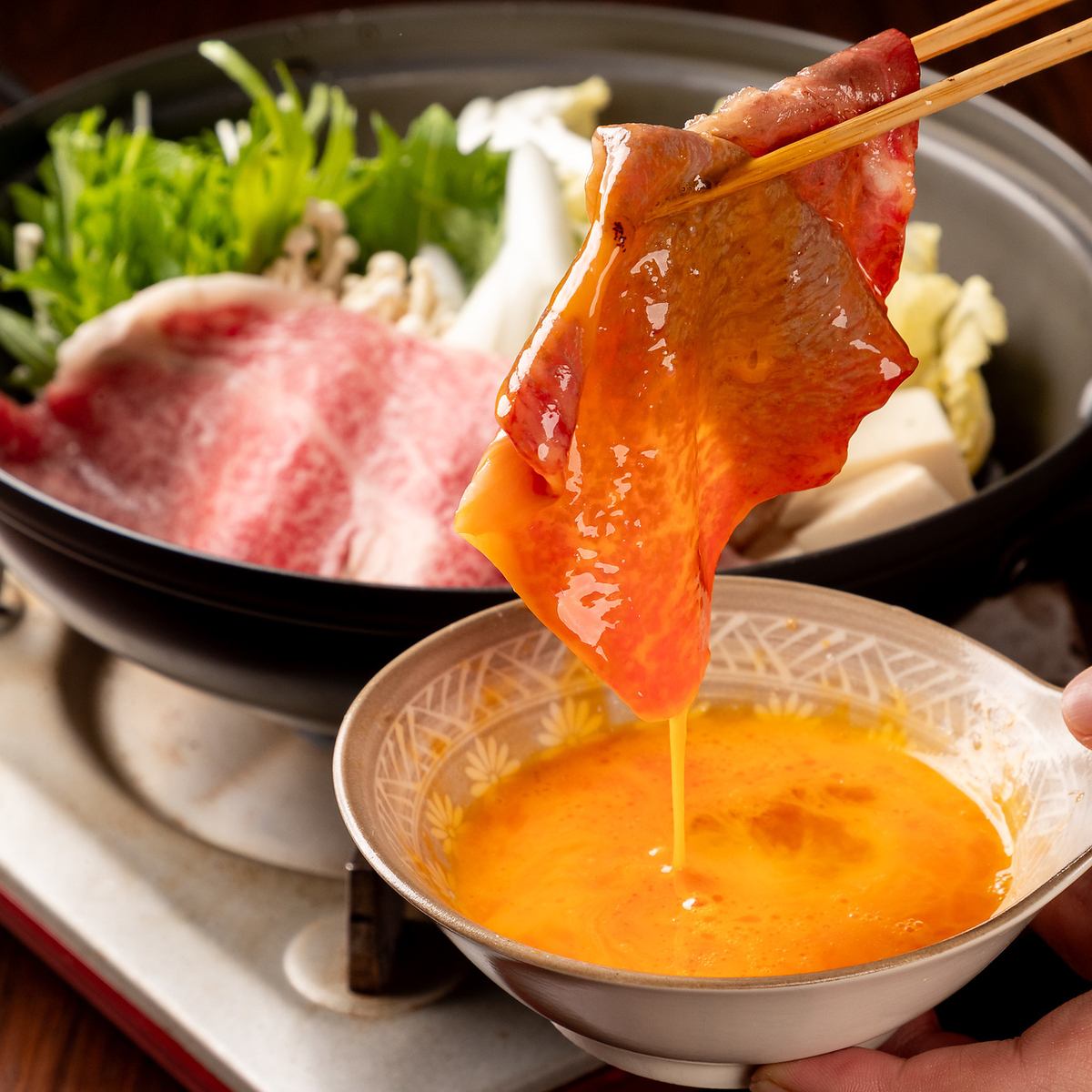 【和牛すき焼き】こだわり和牛を甘辛く焼いて卵にくくらせて…♪