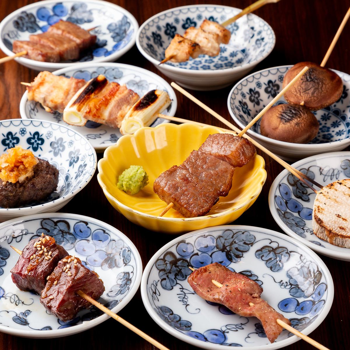 美味い黄金出汁の鍋と串焼きを楽しめるお店。