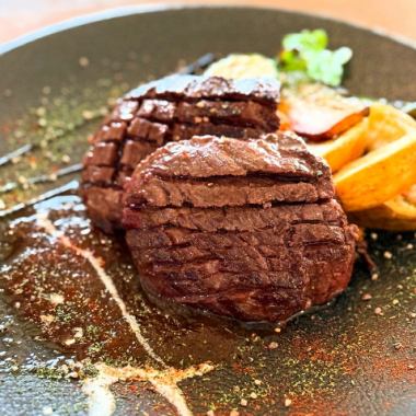 和牛牛排午餐套餐：2,800日圓（含稅）