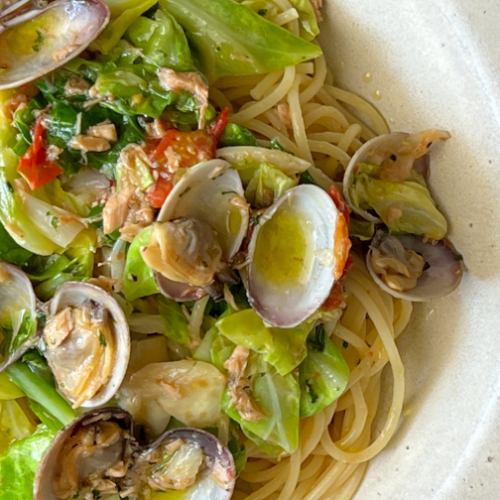 浅利とキャベツ、アンチョビのスパゲティーニ