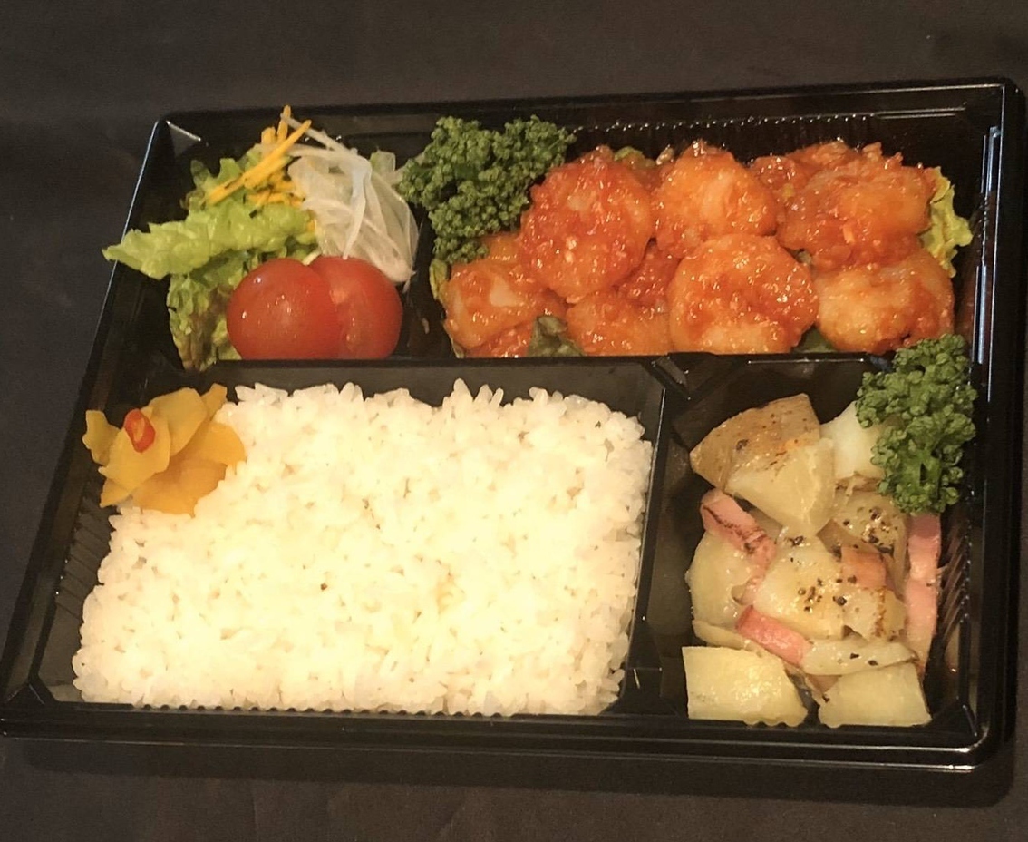 テイクアウト限定メニュー ブルーブライト特製弁当 600円 ブルーブライト Bluebright