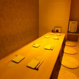 【4～8名様まで】木目調の掘りごたつ個室。ご家族での利用はもちろん気の合うご友人達との会食にも最適です。