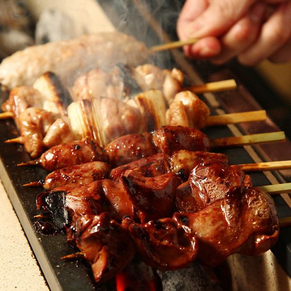 池袋で焼き鳥を満喫！ねぎまなどの定番はもちろん希少部位もご用意。迷ったら串焼き盛り合わせをどうぞ