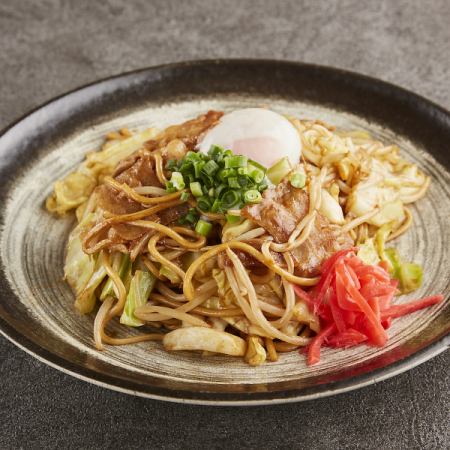 Warm egg sauce yakisoba