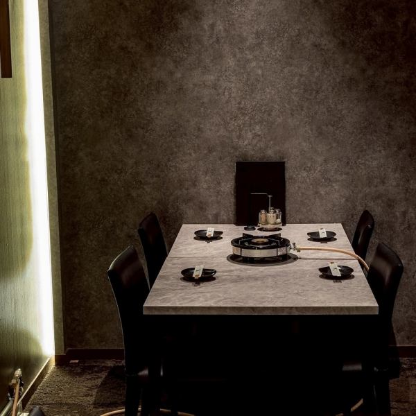 目黒駅から徒歩3分の好立地。駅前での待ち合わせやお仕事帰りの一杯にも最適です。有名人のお客様もお忍びで多数いらっしゃる隠れ家居酒屋です。また、当店ではランチのご利用も可能です。お腹いっぱいリーズナブルに楽しめるランチメニューも取り揃えておりますので、昼も夜も是非ご利用ください。