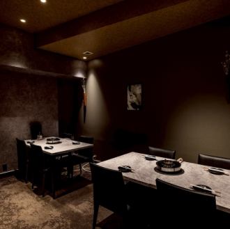 ソファーのような椅子をご用意。長居したくなるような店内。