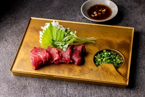 他では味わえない【生つくね】は絶品。