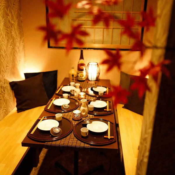 The relaxing space with a Japanese atmosphere enhances the atmosphere.It is the perfect space for a calm adult date.We also have a private room with a door, so you can spend time alone without worrying about other people.We have private rooms that are recommended for drinking parties and banquets in Shinjuku, as well as dates and entertaining guests.
