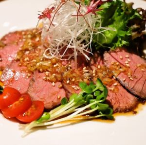 牛もも肉の自家製ローストビーフ