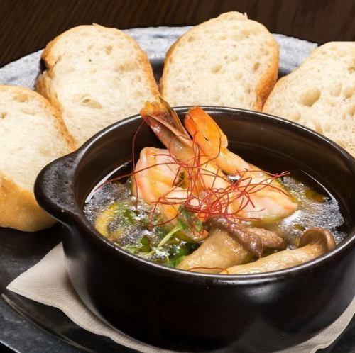 金沢片町にて本格料理とワインを楽しめるビストロ。