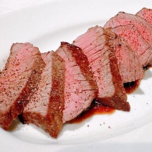 黒毛牛のおつまみ赤身ステーキ