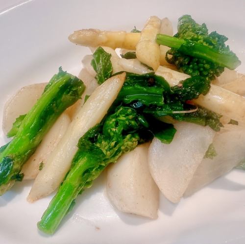 アスパラとかぶのアンチョビバターソテー