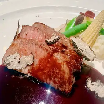 【飲み放題付】極UMAコース　※メイン：A5黒毛和牛赤身肉グリル