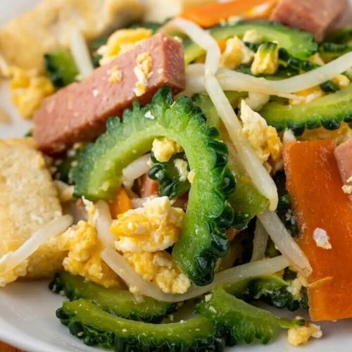 Even foodies will be impressed! A wide variety of exquisite Okinawan dishes filled with tofu and vegetables