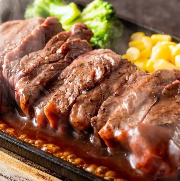 食べ応え抜群◎USスタイルの豪快ステーキを存分に堪能。