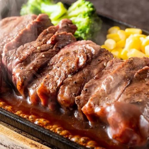 食べ応え抜群◎USスタイルの豪快ステーキを存分に堪能。