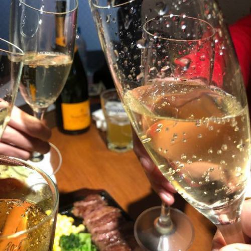 Weekday-only all-you-can-drink option available!