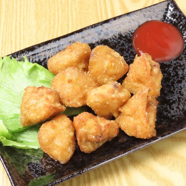【国産鳥の骨付きボンジリを使用!】ボリューム満点のぼんじり唐揚げ498円(税込)