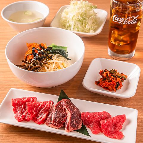 ランチも営業中！お仕事の合間にもお気軽にお立ち寄りください。