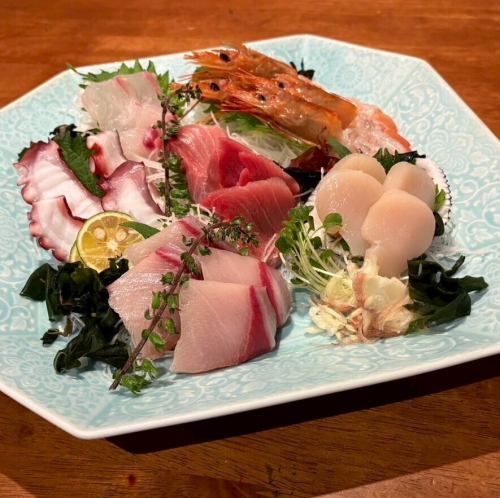 【旬の海鮮】おススメ！旬の魚の刺し盛りをご堪能◎