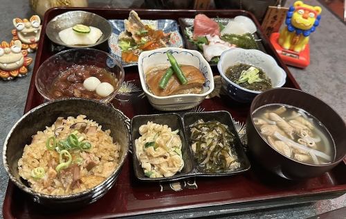 島唄LIVE付きやーにんじゅ御膳コース