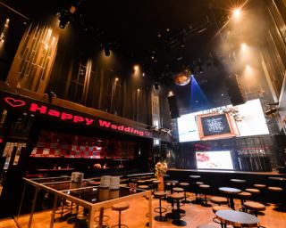 【３F】迫力ある音楽、映像、照明とお酒が楽しめるフロア