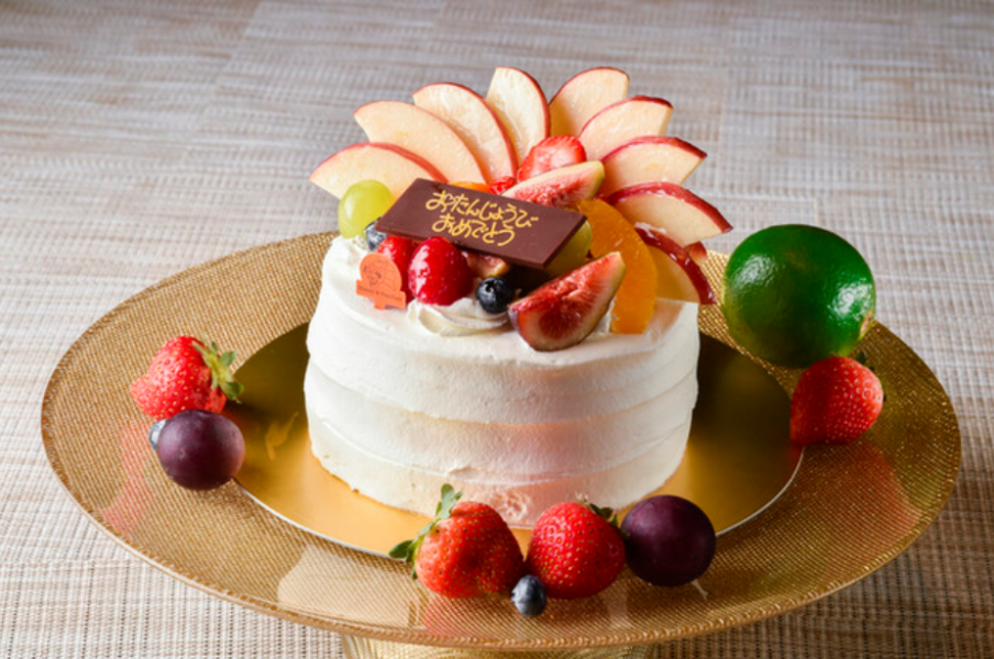 ☆お祝いごとなどお任せください♪パティシエ特製のウェディングケーキご用意☆