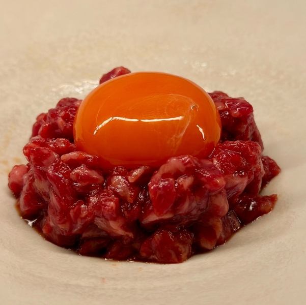 【A4特級ユッケ】鮮度にこだわり抜く円蔵だからこそ召し上がっていただきたい当店自慢の逸品。