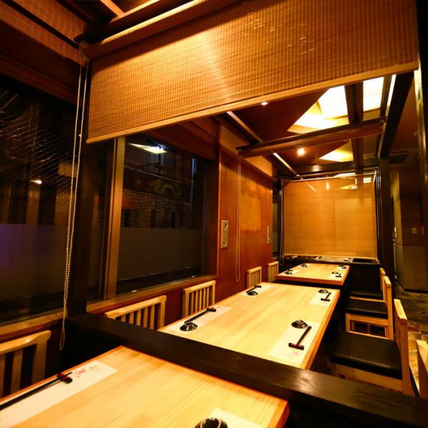 お席は2名様からご利用可能！設備や照明にこだわり、お客様に落ち着きある空間をご提供致します。大事な接待や誕生日・記念日、デートのご利用にも◎さらに、事前予約でメッセージ入り特製デザートプレートを無料プレゼント♪その他、サプライズなどのご要望がございましたらお気軽にご相談ください。