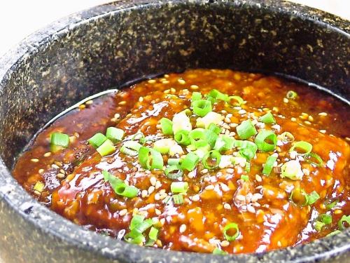 Slightly spicy and rich in flavor. Enjoy our special stone-pot mapo tofu!