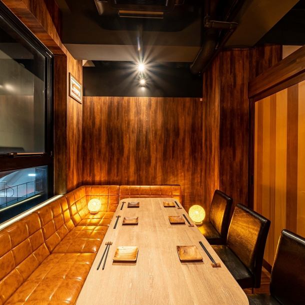 なんば駅徒歩3分◎間違いナシの『個室空間』2名~OK♪宴会・飲み会・送別会・女子会・合コンにも◎おしゃれな隠れ家個室は最大30名様の貸切宴会にも対応可能です◎