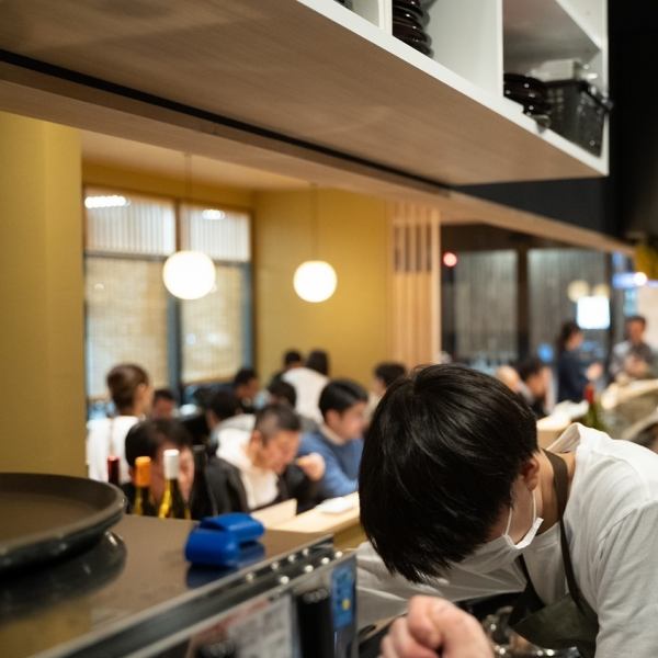 [Otemachi, Hiroshima City] Along Hondori! Single people are also welcome ♪ We have counter seats and table seats where you can relax. [Sakaba Kiton] offers a variety of carefully selected dishes. Enjoy! We also have a variety of drinks that go well with Teppanyaki and fried foods.