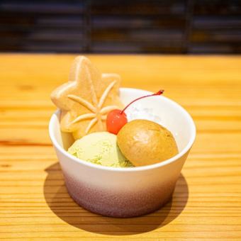 Karinto manju and ice cream with pistachio ice cream