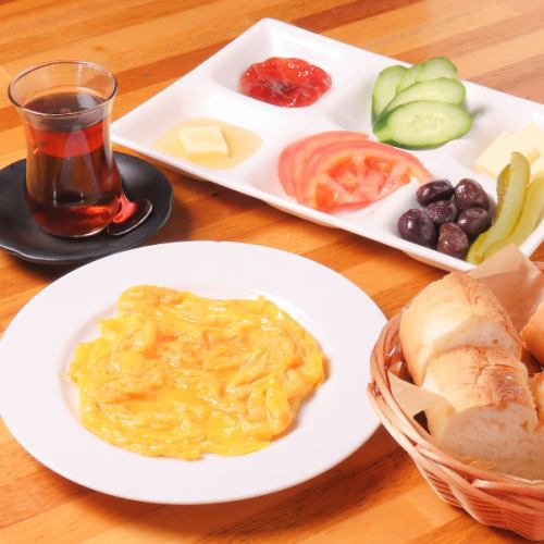 モーニングブッフェ 【◇日曜限定◇】約30種類の料理で旅行気分!心ゆくまで楽しむ豪華モーニング。