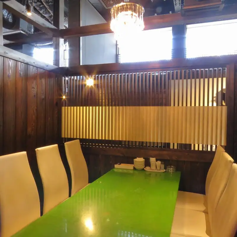 お席 | 囲炉裏長屋 つるべ 川口店